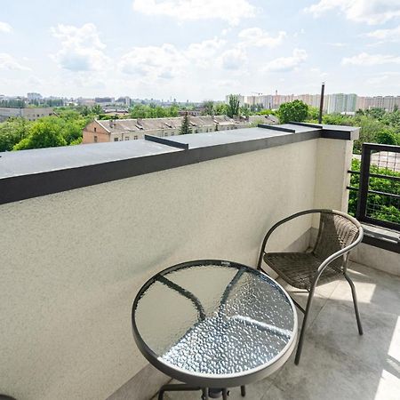 Petrovdom 5-25 In Cozy Apartment In Residential Complex "Beresteiskyi" Kyiv Exterior photo