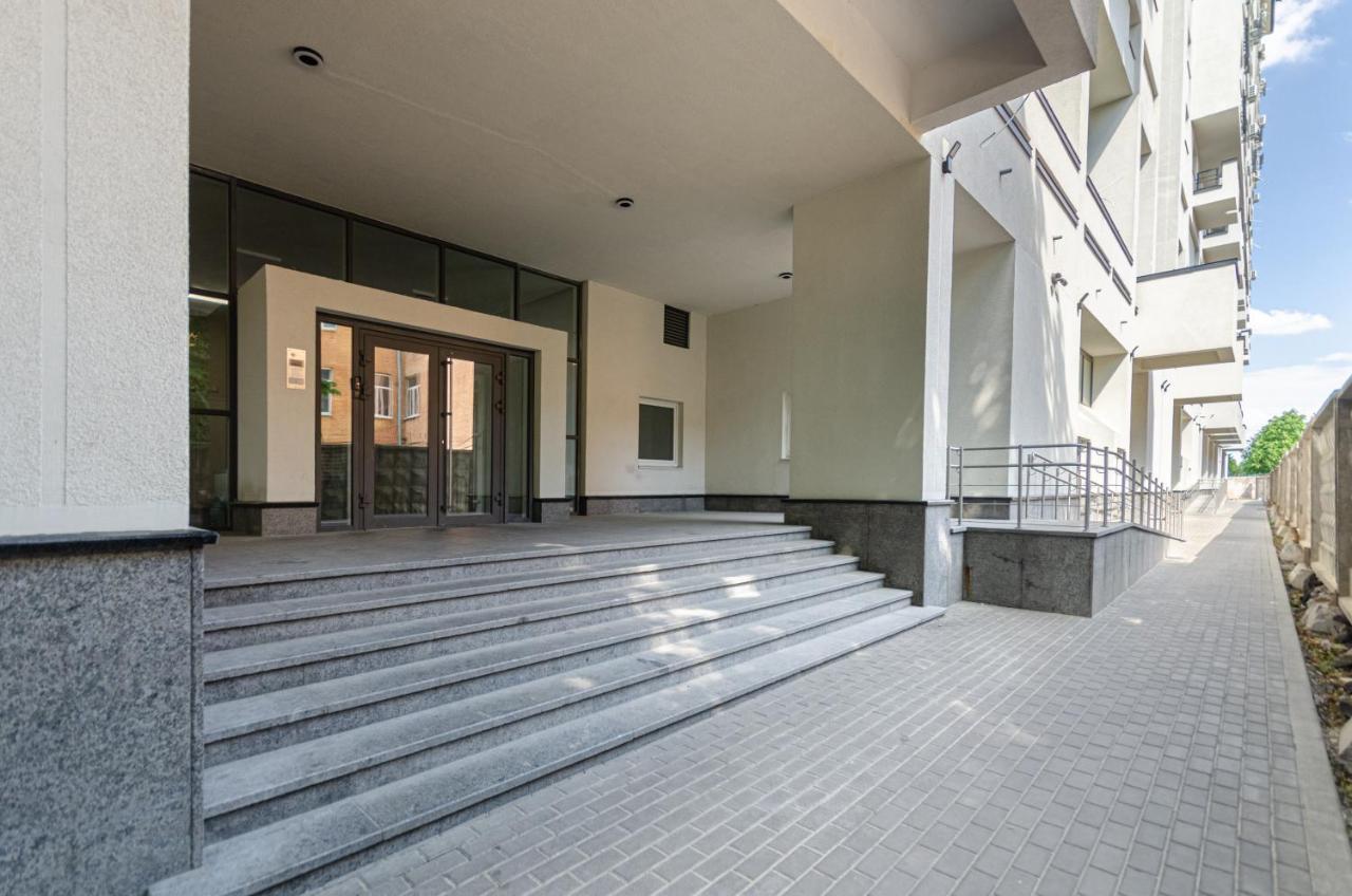 Petrovdom 5-25 In Cozy Apartment In Residential Complex "Beresteiskyi" Kyiv Exterior photo